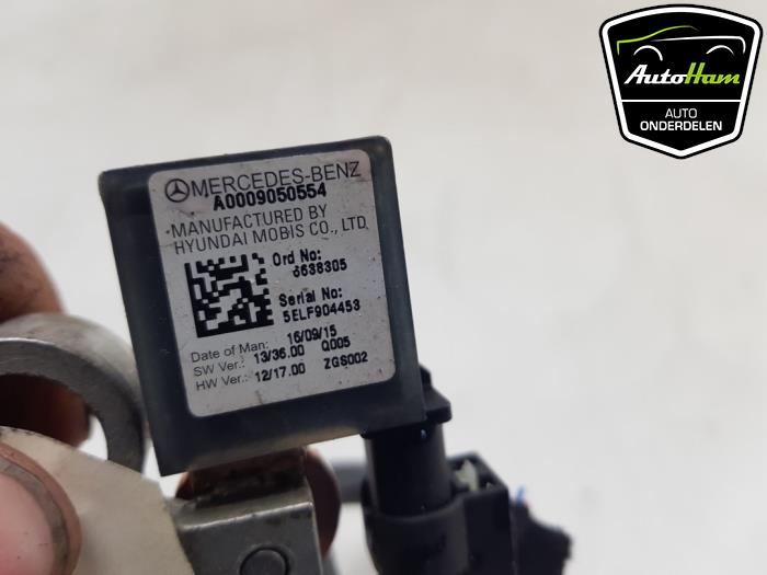 Accu sensor van een Mercedes-Benz C (W205) C-350 e 2.0 16V 2015