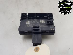 Gebruikte Centrale Deurvergrendelings Module Porsche Taycan (Y1A) 4S Prijs € 75,00 Margeregeling aangeboden door AutoHam