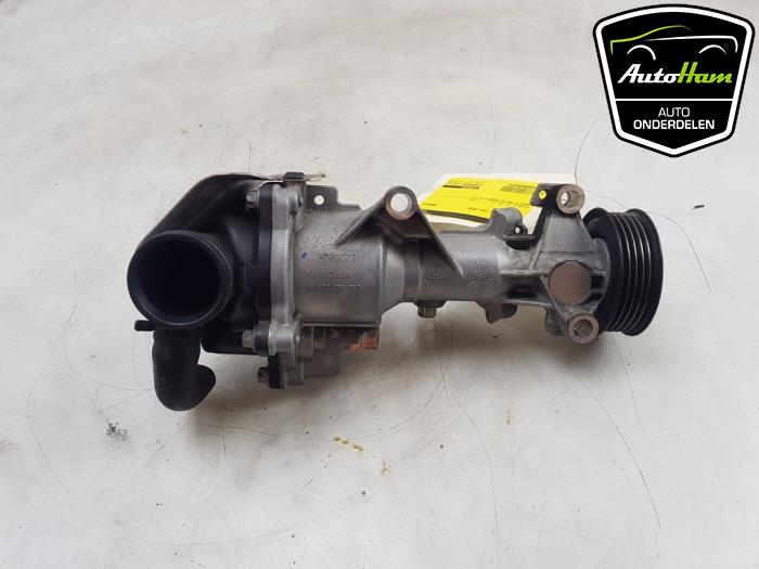 Gebruikte Waterpomp Mercedes CLA (117.3) 1.6 CLA-180 16V Prijs € 95,00 Margeregeling aangeboden door AutoHam
