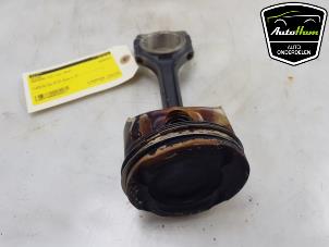 Gebruikte Zuiger Mercedes CLA (117.3) 1.6 CLA-180 16V Prijs € 50,00 Margeregeling aangeboden door AutoHam