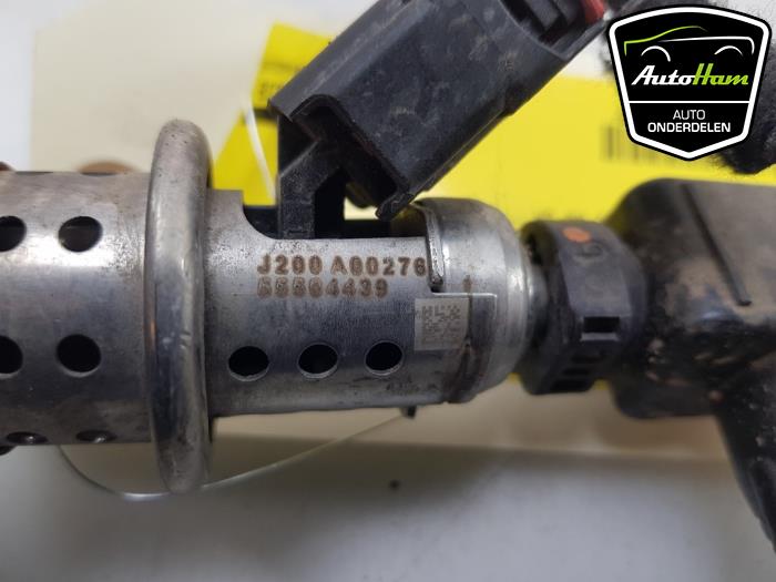 Injector adblue van een Opel Astra K Sports Tourer 1.6 CDTI 136 16V 2018
