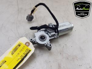 Gebruikte Schuifdak Motor Volvo V40 (MV) 1.6 T3 GTDi 16V Prijs € 100,00 Margeregeling aangeboden door AutoHam