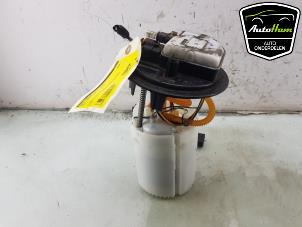 Gebruikte Brandstofpomp Elektrisch Opel Crossland (X) 1.2 Turbo 12V Prijs € 50,00 Margeregeling aangeboden door AutoHam