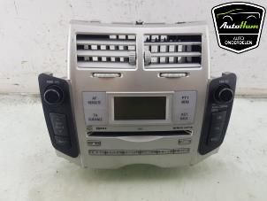 Gebruikte Radio CD Speler Toyota Yaris II (P9) 1.0 12V VVT-i Prijs € 50,00 Margeregeling aangeboden door AutoHam