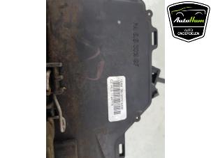 Gebruikte Deurslot Mechaniek 4Deurs links-voor Skoda Fabia (6Y5) 1.4i 16V Prijs € 25,00 Margeregeling aangeboden door AutoHam