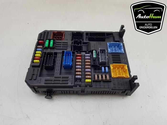 Gebruikte Module Bodycontrol Opel Crossland (X) 1.2 Turbo 12V Prijs € 55,00 Margeregeling aangeboden door AutoHam