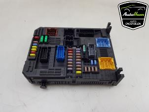 Gebruikte Computer Body Control Opel Crossland (X) 1.2 Turbo 12V Prijs € 75,00 Margeregeling aangeboden door AutoHam