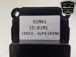 Gebruikte Elektrisch Raam Schakelaar Suzuki S-Cross (JY) 1.4 Boosterjet Smart Hybrid Prijs € 40,00 Margeregeling aangeboden door AutoHam