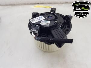 Gebruikte Aanjager Tesla Model Y (5YJY) Long Range 72kWh Prijs € 30,25 Inclusief btw aangeboden door AutoHam