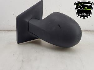 Gebruikte Spiegel Buiten links Renault Twingo II (CN) 1.2 Prijs € 35,00 Margeregeling aangeboden door AutoHam