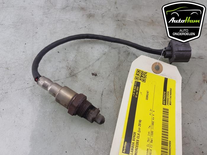 Lambda Sonde van een Mercedes-Benz CLA (117.3) 1.6 CLA-180 16V 2016