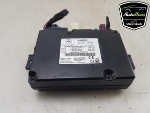 Gebruikte Telefoon Module Mercedes CLA (117.3) 1.6 CLA-180 16V Prijs € 30,00 Margeregeling aangeboden door AutoHam