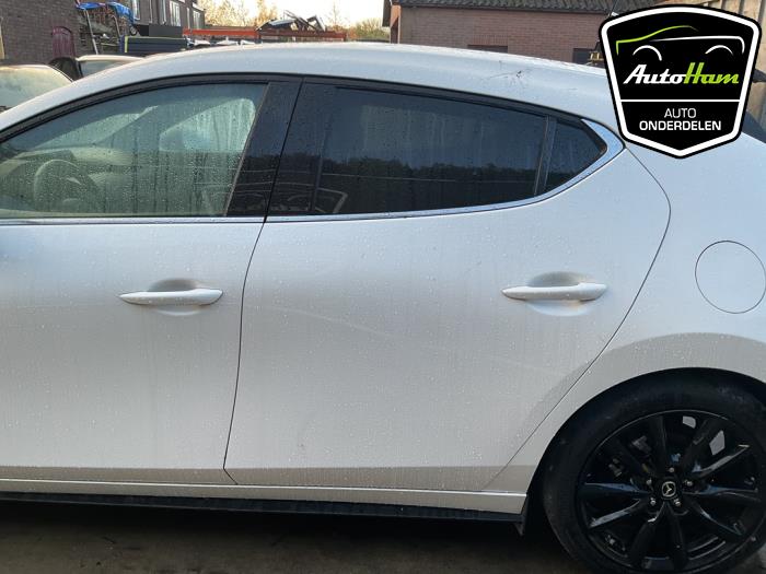 Portier 4Deurs links-achter van een Mazda 3 Sport (BP) 2.0 SkyActiv-X M Hybrid 16V 2023