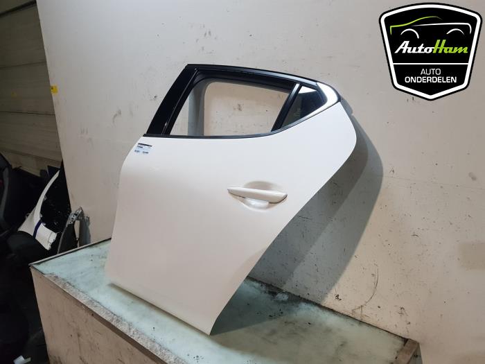 Portier 4Deurs links-achter van een Mazda 3 Sport (BP) 2.0 SkyActiv-X M Hybrid 16V 2023