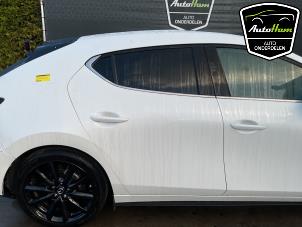 Gebruikte Deur 4Deurs rechts-achter Mazda 3 Sport (BP) 2.0 SkyActiv-X M Hybrid 16V Prijs € 495,00 Margeregeling aangeboden door AutoHam