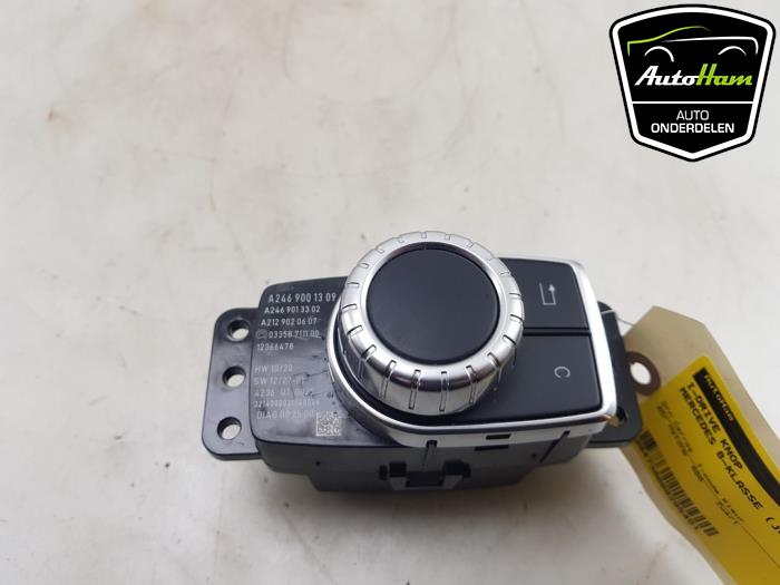 Gebruikte I-Drive knop Mercedes B (W246/W242) 1.6 B-200 BlueEFFICIENCY Turbo 16V Prijs € 20,00 Margeregeling aangeboden door AutoHam