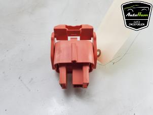 Gebruikte Pyrofuse Volvo V60 II (ZW) 2.0 T6 16V Twin Engine Prijs € 95,00 Margeregeling aangeboden door AutoHam