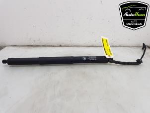 Gebruikte Achterklep motor BMW X5 (F15) xDrive 40e 2.0 Prijs € 75,00 Margeregeling aangeboden door AutoHam