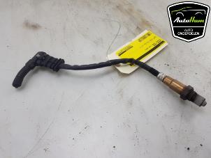 Gebruikte Lambda Sonde Peugeot 5008 II (M4/MC/MJ/MR) 1.2 12V e-THP PureTech 130 Prijs € 20,00 Margeregeling aangeboden door AutoHam