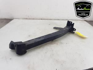 Gebruikte Frontdeel steun Peugeot 208 II (UB/UH/UP) e-208 50 kWh Prijs € 30,00 Margeregeling aangeboden door AutoHam