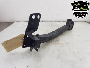 Gebruikte Frontdeel steun Peugeot 208 II (UB/UH/UP) e-208 50 kWh Prijs € 30,00 Margeregeling aangeboden door AutoHam