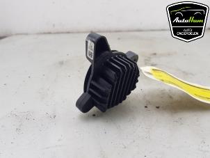 Gebruikte Module LED koplamp Peugeot 208 II (UB/UH/UP) e-208 50 kWh Prijs € 75,00 Margeregeling aangeboden door AutoHam