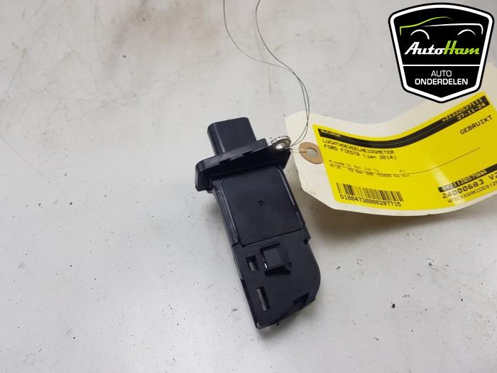 Gebruikte Luchthoeveelheidsmeter Ford Fiesta 6 (JA8) 1.0 EcoBoost 12V 125 Prijs € 25,00 Margeregeling aangeboden door AutoHam