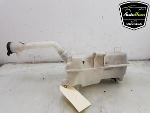 Gebruikte Ruitensproeiertank voor Opel Mokka/Mokka X 1.4 Turbo 16V Bi-fuel ecoFLEX 4x2 Prijs € 35,00 Margeregeling aangeboden door AutoHam