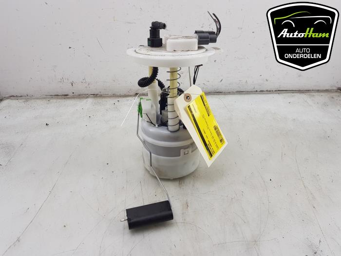Gebruikte Tank element Pomp Dacia Sandero III 1.0 TCe 90 12V Prijs € 85,00 Margeregeling aangeboden door AutoHam