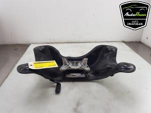 Gebruikte Versnellingsbak Steun Mercedes V (447.8) 2.0 300d 16V Prijs € 114,95 Inclusief btw aangeboden door AutoHam