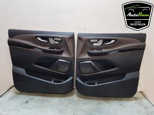 Gebruikte Bekleding Set (compleet) Mercedes V (447.8) 2.0 300d 16V Prijs op aanvraag aangeboden door AutoHam