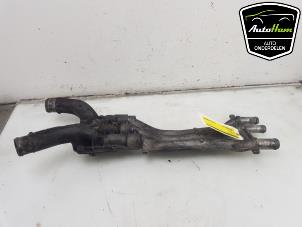 Gebruikte Thermostaathuis Porsche Cayenne (9PA) 4.5 V8 32V Turbo Prijs € 95,00 Margeregeling aangeboden door AutoHam