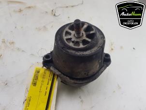 Gebruikte Motorsteun Porsche Cayenne (9PA) 4.5 V8 32V Turbo Prijs € 30,00 Margeregeling aangeboden door AutoHam