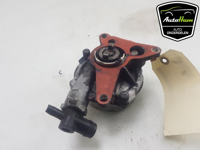 Vacuumpomp Rembekrachtiging van een Mercedes-Benz Vito (447.6) 1.6 109 CDI 16V 2017