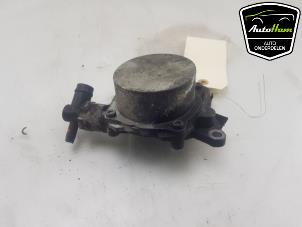 Gebruikte Vacuumpomp Rembekrachtiging Mercedes Vito (447.6) 1.6 109 CDI 16V Prijs € 50,00 Margeregeling aangeboden door AutoHam