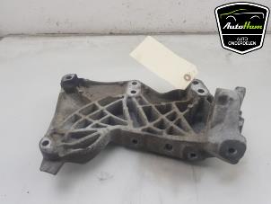 Gebruikte Motorrubber Mercedes Vito (447.6) 1.6 109 CDI 16V Prijs € 50,00 Margeregeling aangeboden door AutoHam