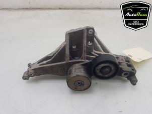 Gebruikte Dynamosteun boven Jeep Renegade (BU) 1.4 Multi Air 16V Prijs € 40,00 Margeregeling aangeboden door AutoHam