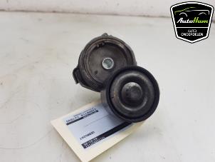 Gebruikte Spanner multiriem Peugeot 208 I (CA/CC/CK/CL) 1.2 12V e-THP PureTech 110 Prijs € 20,00 Margeregeling aangeboden door AutoHam