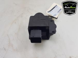 Gebruikte Start/Stop relais Peugeot 208 I (CA/CC/CK/CL) 1.2 12V e-THP PureTech 110 Prijs € 40,00 Margeregeling aangeboden door AutoHam