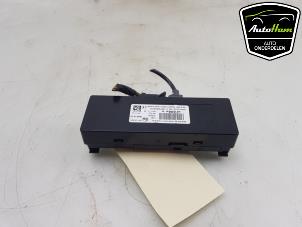 Gebruikte Module Telefoon Peugeot 2008 (CU) 1.2 12V e-THP PureTech 110 Prijs € 50,00 Margeregeling aangeboden door AutoHam