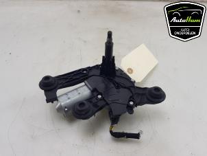 Gebruikte Ruitenwissermotor achter Peugeot 2008 (CU) 1.2 12V e-THP PureTech 110 Prijs € 30,00 Margeregeling aangeboden door AutoHam