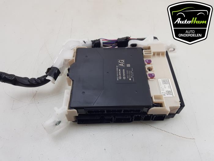 Computer Body Control van een Toyota Corolla Touring Sport (E21/EH1) 2.0 16V Hybrid 200 2023