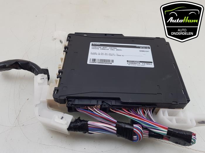 Computer Body Control van een Toyota Corolla Touring Sport (E21/EH1) 2.0 16V Hybrid 200 2023