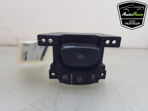 Gebruikte Schakelaar handrem Toyota C-HR (X1,X5) 2.0 16V Hybrid Prijs € 40,00 Margeregeling aangeboden door AutoHam