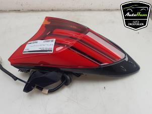 Gebruikte Achterlicht rechts Toyota C-HR (X1,X5) 2.0 16V Hybrid Prijs € 225,00 Margeregeling aangeboden door AutoHam