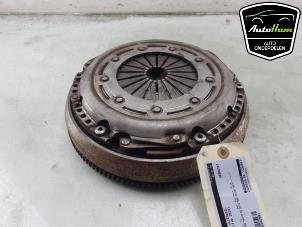Gebruikte Dubbele massa vliegwiel Peugeot 2008 (CU) 1.2 12V e-THP PureTech 110 Prijs € 125,00 Margeregeling aangeboden door AutoHam