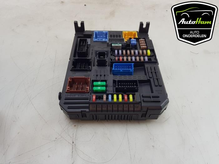 Gebruikte Bodycontrol Module Opel Crossland X/Crossland 1.2 12V Prijs € 75,00 Margeregeling aangeboden door AutoHam