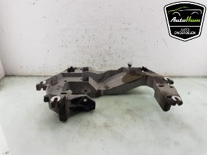 Gebruikte Versnellingsbak Steun BMW X5 (F15) xDrive 40e 2.0 Prijs € 125,00 Margeregeling aangeboden door AutoHam