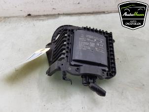 Gebruikte Dode hoek sensor Ford Fiesta 7 1.0 EcoBoost 12V 100 Prijs € 150,00 Margeregeling aangeboden door AutoHam