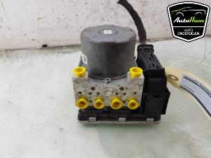 Gebruikte ABS Pomp Ford Fiesta 7 1.0 EcoBoost 12V 100 Prijs € 242,00 Inclusief btw aangeboden door AutoHam